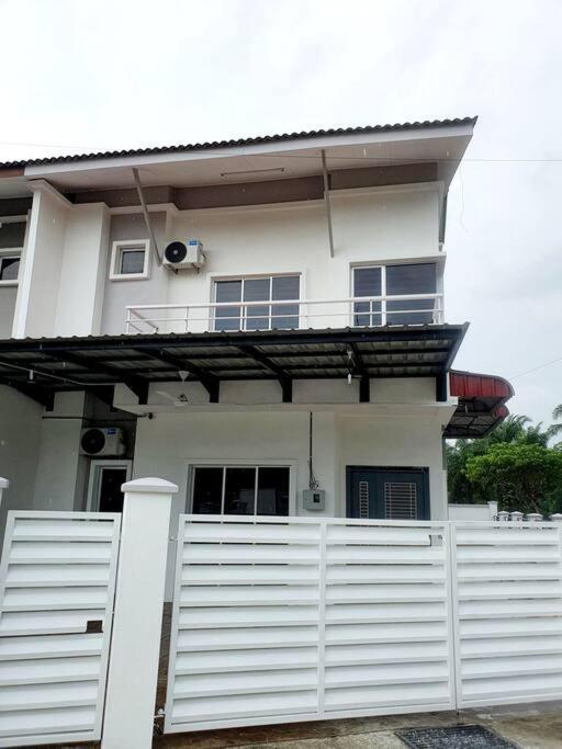 Jovial Cozy&Stylish 2Storyhouse 4Room@Bmjuru Bukit Mertajam Exterior photo